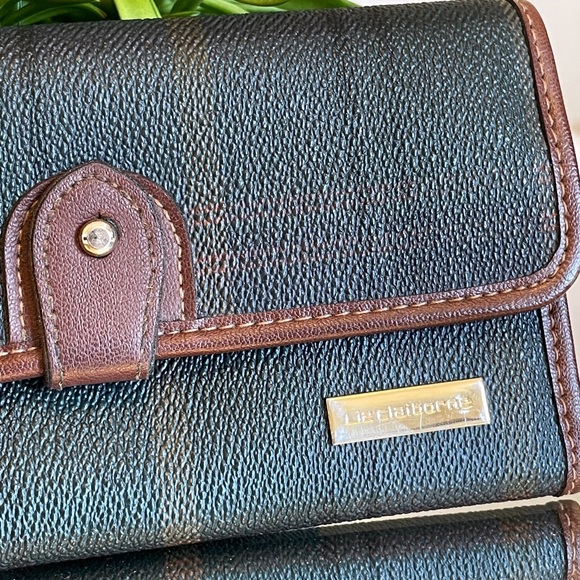 Vintage Liz Claiborne trifold wallet in navy plaid - Picture 3 of 12